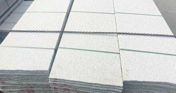 临沧芝麻白毛板，石材毛板