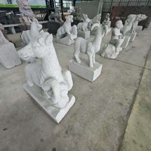 临沧芝麻白雕刻 十二生肖 异形雕刻