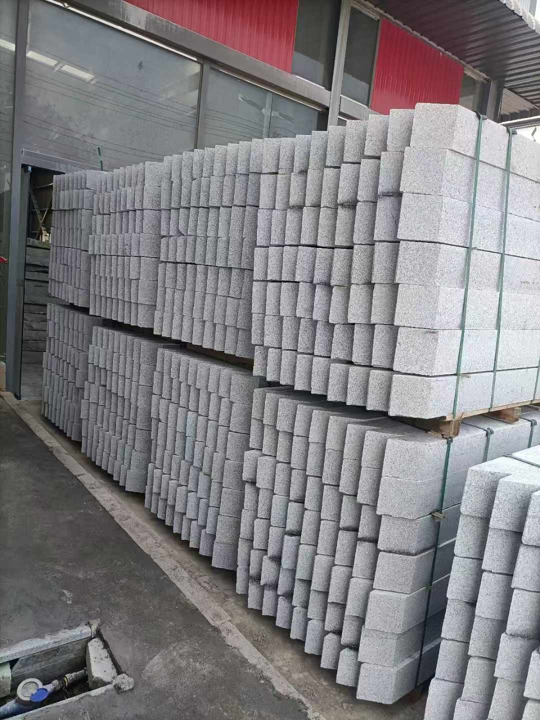 临沧芝麻白树围石 树池