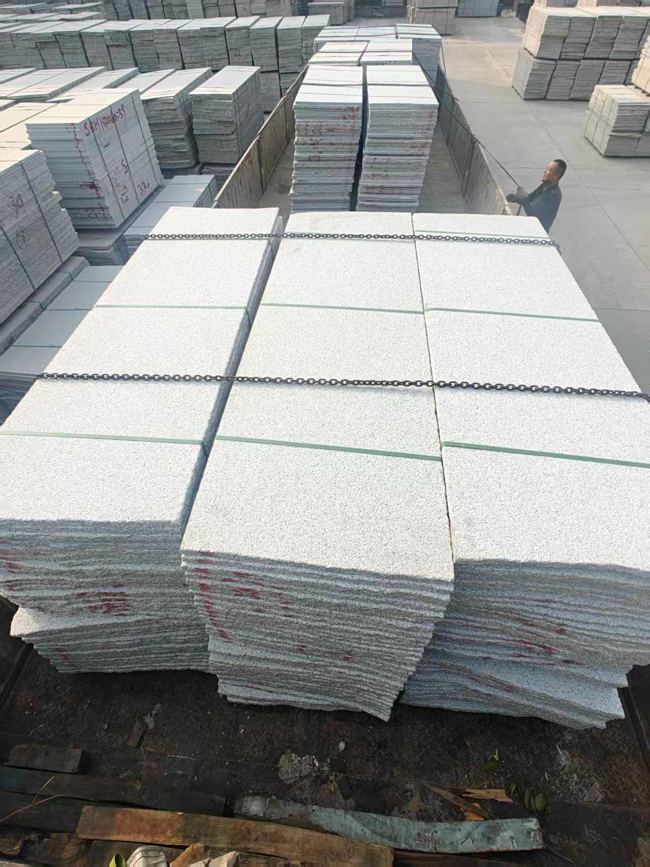 临沧芝麻白毛板，石材毛板