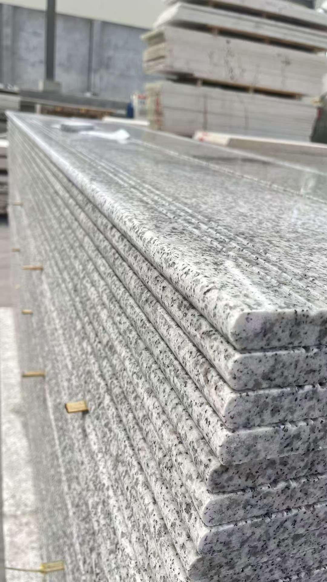 临沧芝麻白楼梯踏步 花岗岩楼梯板材