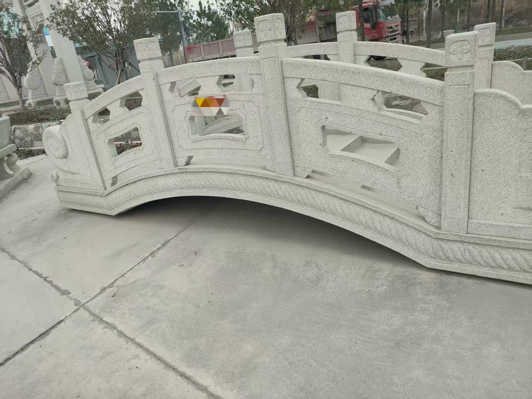 临沧芝麻白拱桥，石桥